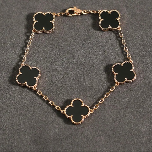 Cloverleaf  bracelet! - Picture 4 of 5